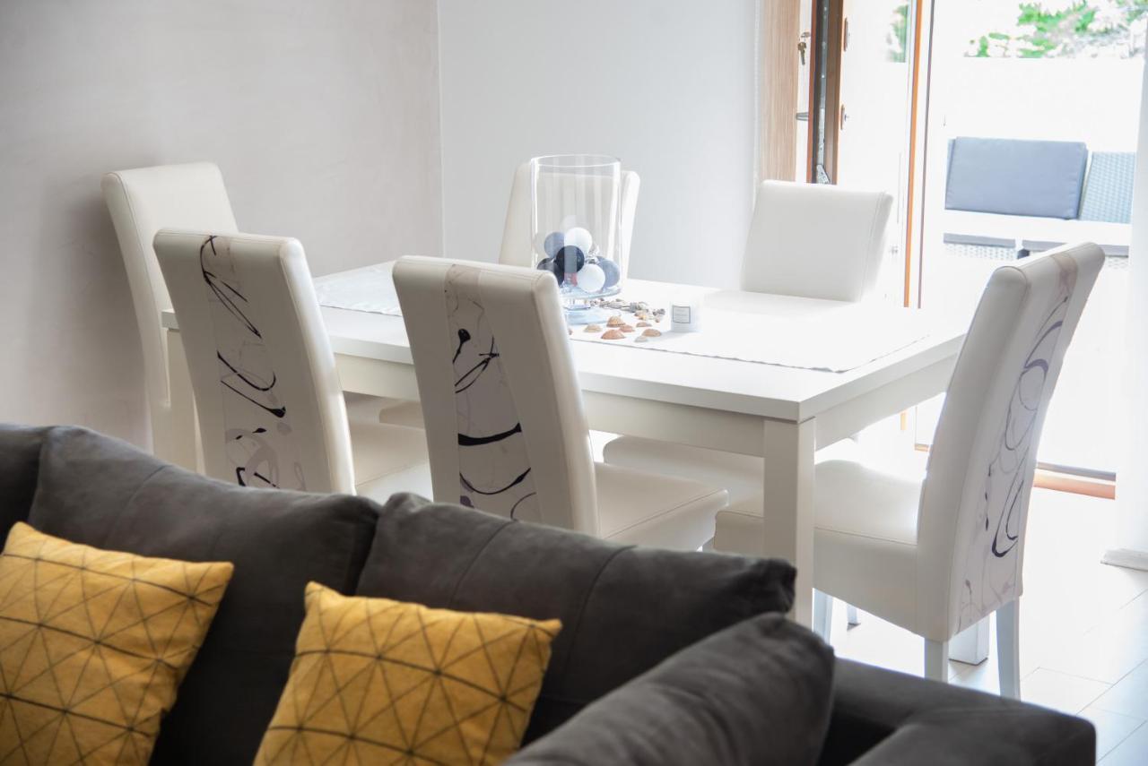 Holiday House Tos-Vila With Heated Pool Vrbnik Extérieur photo