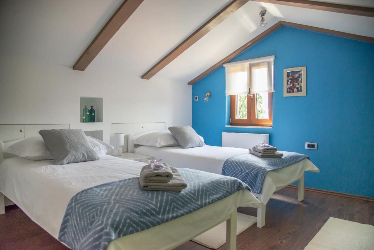Holiday House Tos-Vila With Heated Pool Vrbnik Extérieur photo