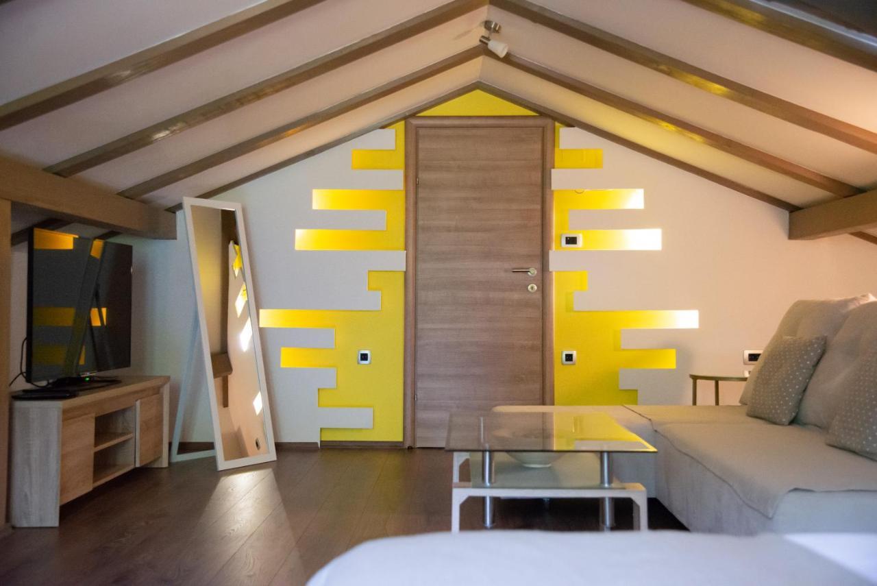Holiday House Tos-Vila With Heated Pool Vrbnik Extérieur photo