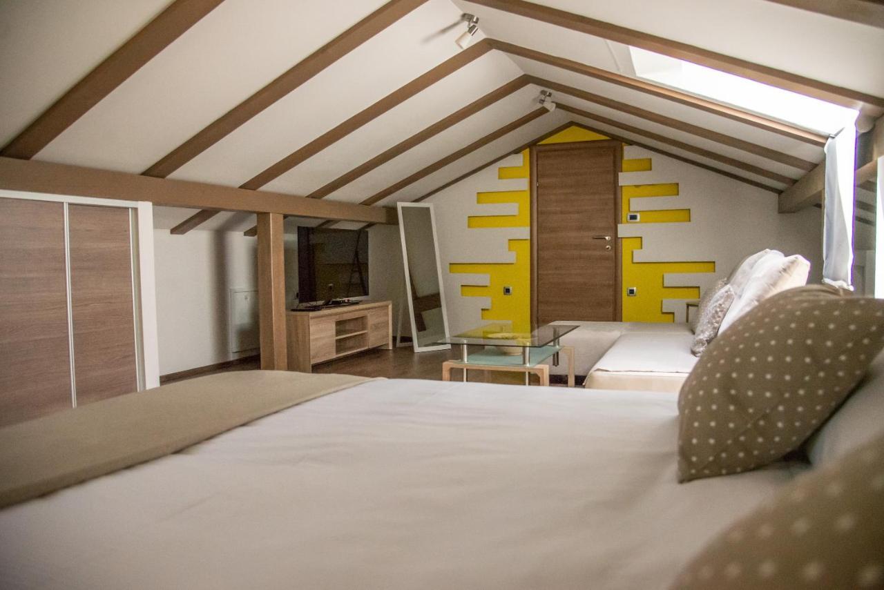 Holiday House Tos-Vila With Heated Pool Vrbnik Extérieur photo