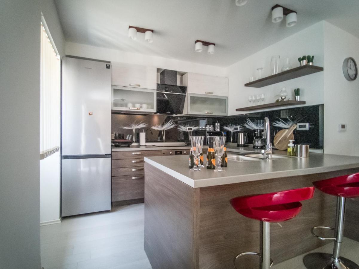 Holiday House Tos-Vila With Heated Pool Vrbnik Extérieur photo