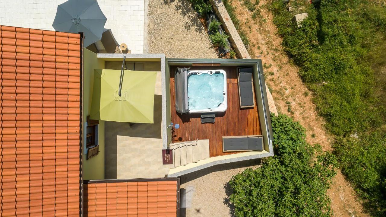 Holiday House Tos-Vila With Heated Pool Vrbnik Extérieur photo