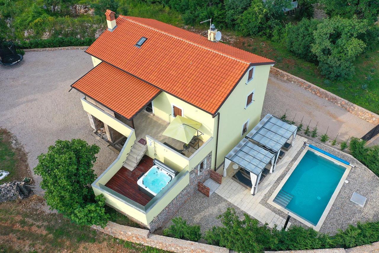 Holiday House Tos-Vila With Heated Pool Vrbnik Extérieur photo