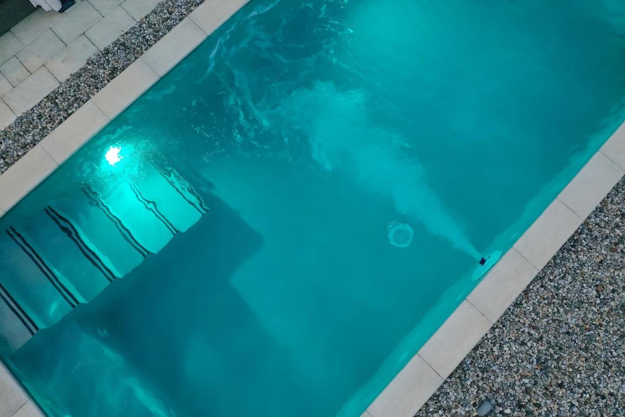 Holiday House Tos-Vila With Heated Pool Vrbnik Extérieur photo